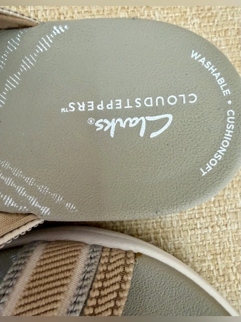 Clarks Mira Isle Tan Gray Crisscross Cloudsteppers Sandals Slides Women Size 8M